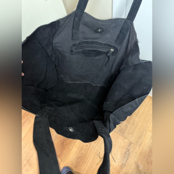 Stylish Black Suede Tote Bag with Eyelet Design‎ - Picture 7 of 7
